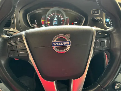 Volvo V40 2.0 Inspirion Awd T5 Cross Country At