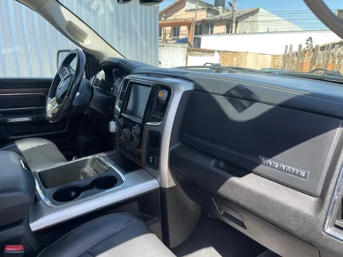 Dodge LARAMIE 5.7 Laramie Mcab 4x4 Mt