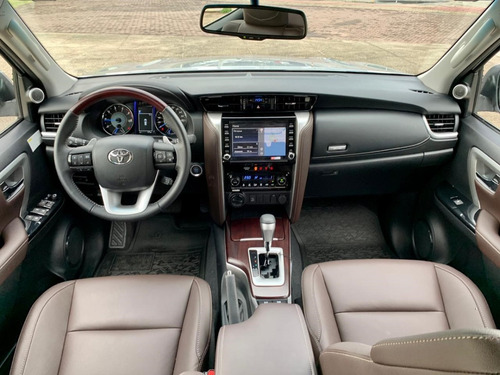 Toyota - Sw4 2.8 Tdi Srx 4x4 Aut. 7 Lugares. 2020