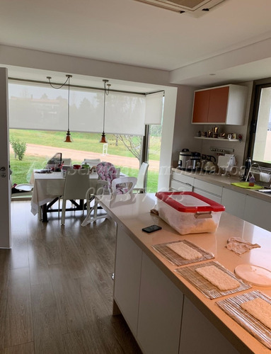 Barrio Carmel - Venta De Casa 5 Dormitorios