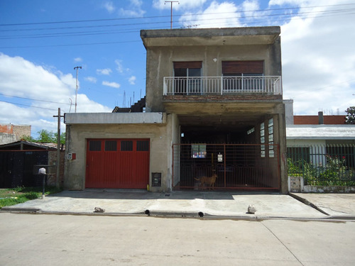 Casa 6 Ambientes, Con Galpón Y Cochera Laferrere