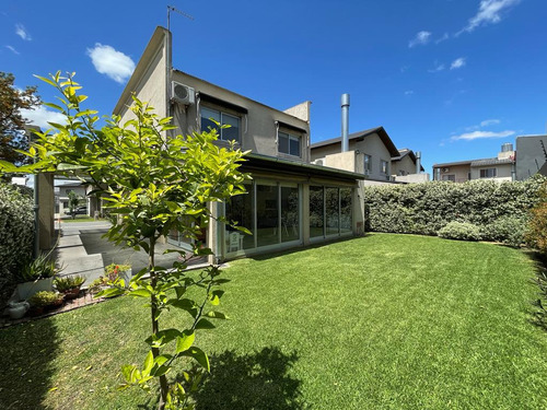 Casa A La Venta - Hurlingham- Complejo Las Fincas