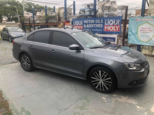 Volkswagen Vento 2.0 Sportline Tsi 200cv Bi-xenon Dsg 2014