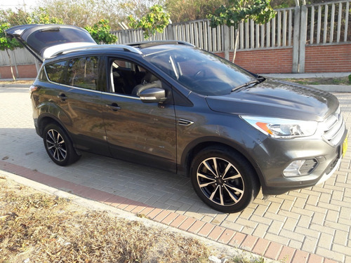Ford Escape Titanium 2.0 Turbo 245hp