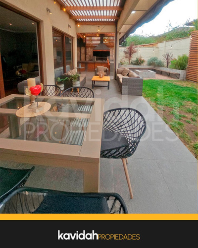 4d/2b/3e Casa En Huertos Familiares, San Pedro De La Paz