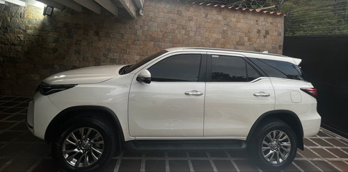Imagen 4 de 10 de Toyota Fortuner 2022 Vxr Dubai