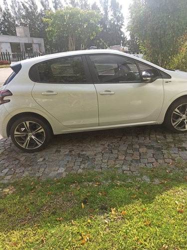 Peugeot 208 Gt