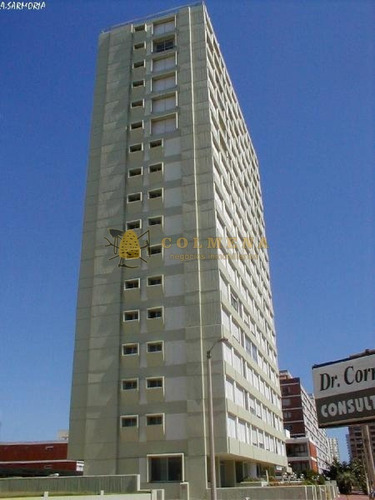 Apartamento En Venta Y Alquiler. Excelente Ubicación- Ref: 3383