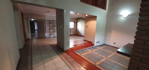 Imagen 2 de 8 de Venta- Increible Casa En La Mejor Zona !