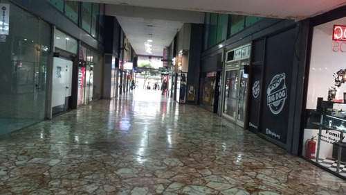 Dueño Alquila Local En Av Cabildo 2370 / Belgrano