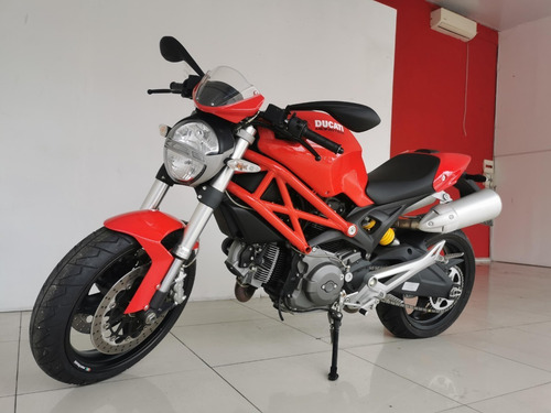 Ducati Monster 696