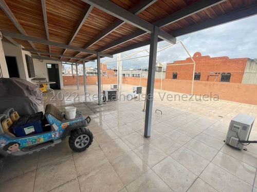 Imagen 30 de 30 de Maritza Lucena Asesora De Confiana En Renta House Alquila Con Excelente Oportunidad De Desarrollo Edificio En El Centro De Barquisimeto, (04245105659)mls 23-6687