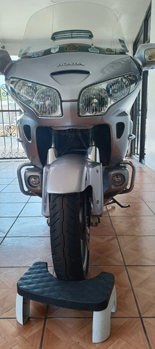 Preciosa Motocicleta , En Excelentes Condiciones , Llantas