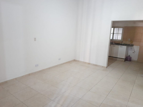 Casa Tipo Ph 3 Ambientes Muy Comodo En Castelar