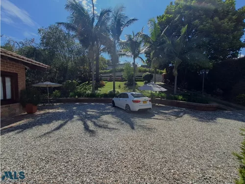 Casa Con Excelente Ubicación(mls#246703)