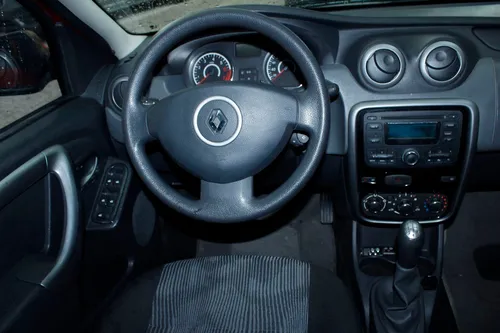 Renault Logan 1.6 Dynamique 2014