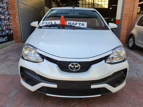 Imagen 4 de 20 de Toyota Etios X 1.5 0km 2023