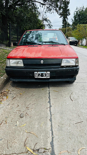 Renault R9 Sedan