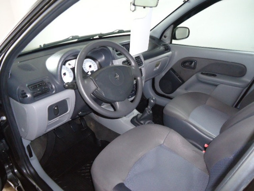 Renault Clio Sedan 1.0 16v Expression Hi-flex 4p