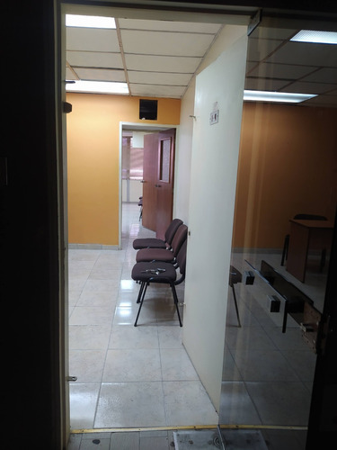 Oficina En Torre Banaven En Avenida Bolivar, Piso 01. Ino-010