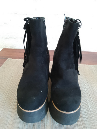 Botas En Gamuza Con Flecos