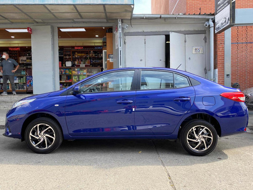 Imagen 2 de 12 de Toyota Yaris E