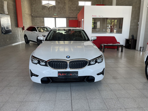BMW Serie 3 3.0 330i Sedan Sport Line 252cv
