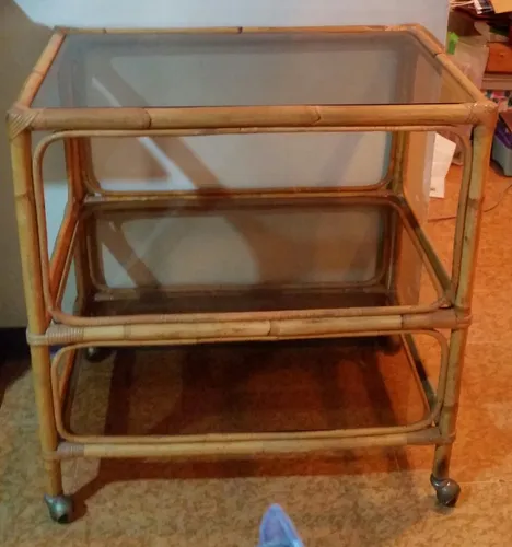 Mesa De Rattan Para Tv (Usado)