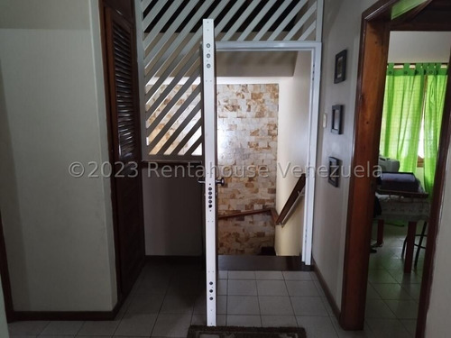 Imagen 17 de 30 de Casa En Alquiler Colinas De Los Chaguaramos 23-18517 Katy