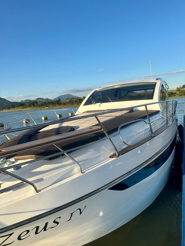 Lancha Solara Yachts 380 Ht
