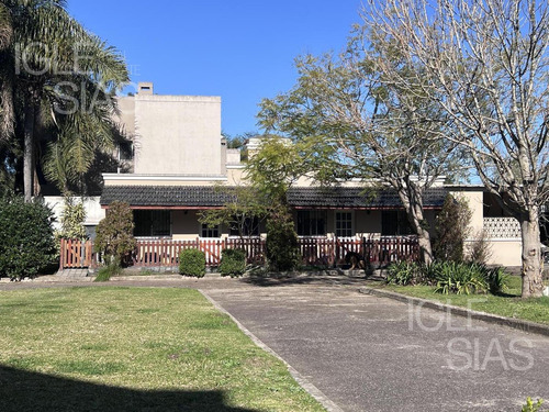 Casa Sobre El Río En Dique Luján