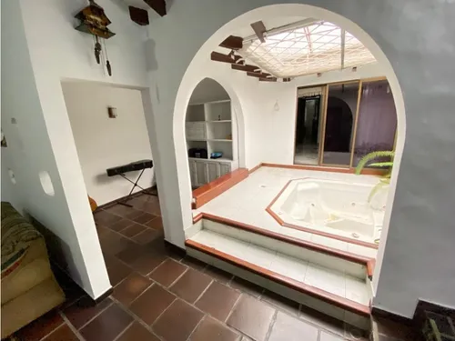 Venta Casa De 380mts2 En Ciudad Jardín, Sur De Cali 8603.