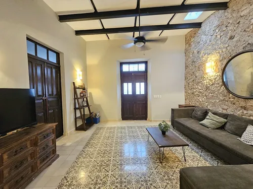 ¡a Un Paso De Paseo De Montejo! Casa Remodelada En Venta En El Centro De Mérida