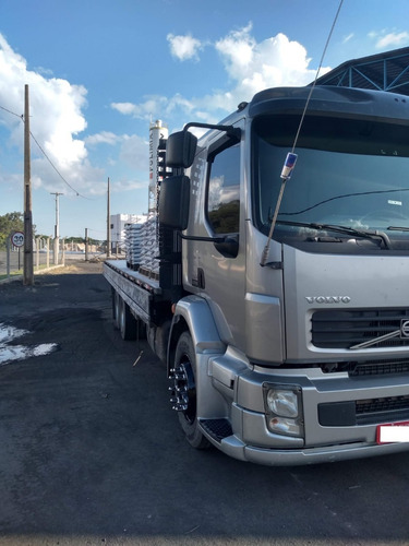 Imagem 4 de 7 de Volvo Vm 260 6x2 Ano2011