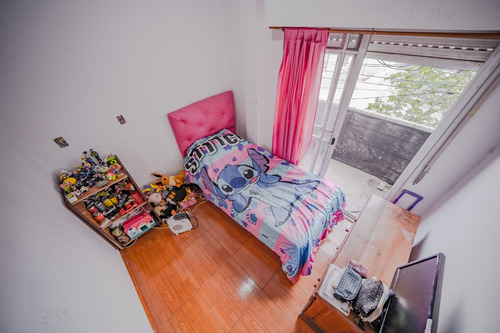 En Venta. Santos Lugares. 3 Amb. Doble Balcón.