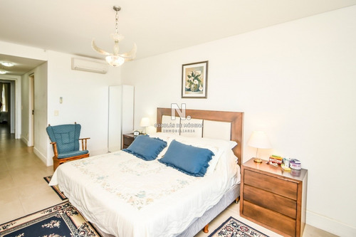 Venta De Apartamento De Dos Dormitorios En Suite Más Dependencia De Servicio En Torre Le Parc, Punta Del Este- Ref: 276