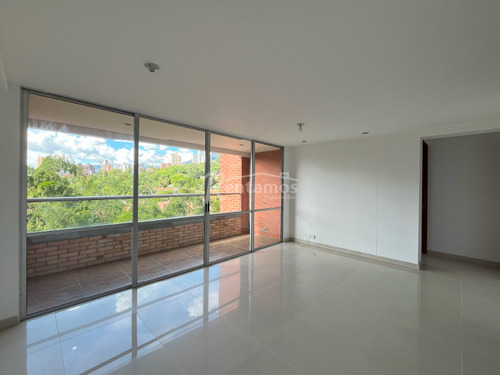 Apartamento En Arriendo En Benedictinos. Cod A776241