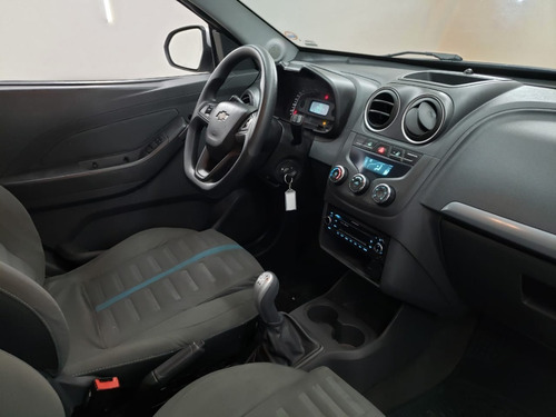 Imagem 7 de 14 de Chevrolet Montana Sport 1.4 2014 2015