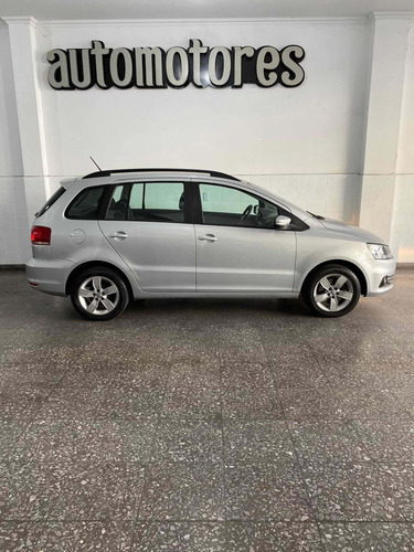 Imagen 3 de 15 de Volkswagen Suran 2016 1.6 Trendline //