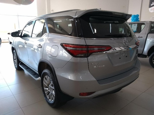Imagem 9 de 15 de Toyota Hilux Sw4 Srx 2.8 Tb Diesel 7l 4x4 Aut 2021/ 2021 0km