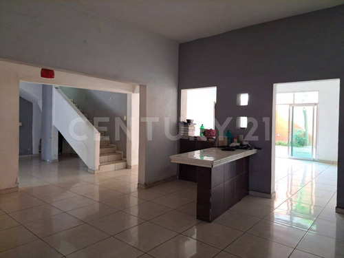 Se Vende Casa En Col. Juan Jose Rios Ii En Villa De Alvarez, Colima