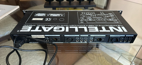 Behringer Intelligate Model Xr2000 (Usado)