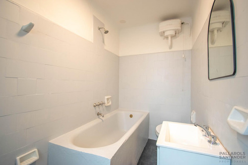 Venta . Ph . Sin Expensas . Palermo . 1 Piso Por Escalera