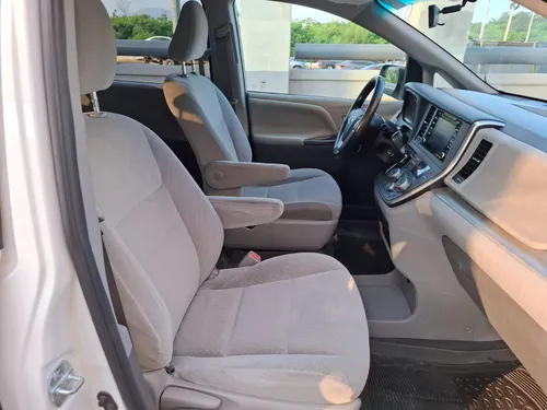Toyota Sienna 3.5 Le At