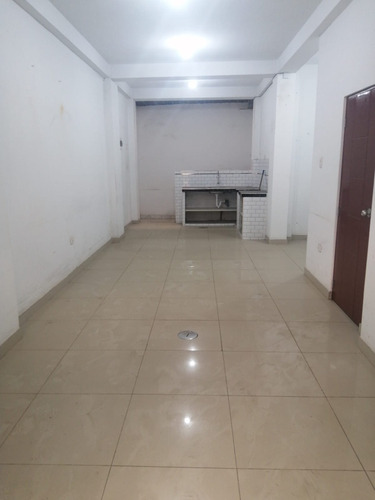 Se Alquila Local Comercial (52 Metros)