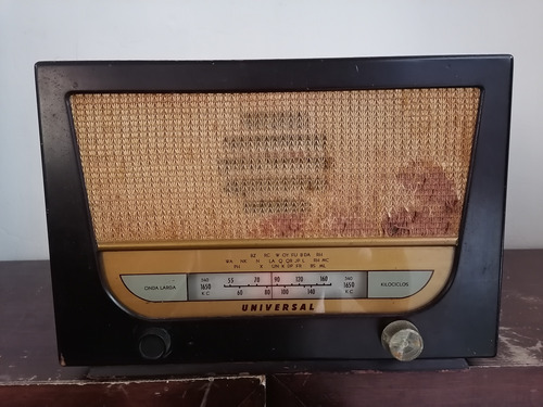 Radio De Bulbos Universal Modelo 516