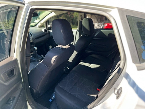 Imagen 13 de 15 de Ford Fiesta 1.6 Titanium