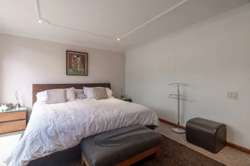 Casa En Venta En Gratamira. Cod V14097