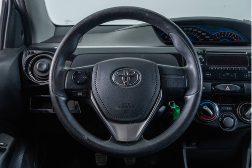 Imagen 11 de 18 de Toyota 2015 Etios 1.5 5 Ptas Xs