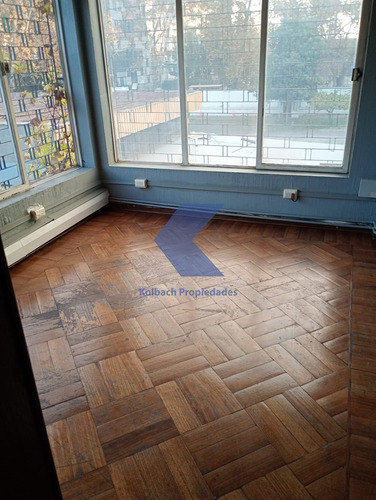 Casa Pareada En Venta De 4 Dorm, 2 Baños, Muy Amplia Ñuñoa